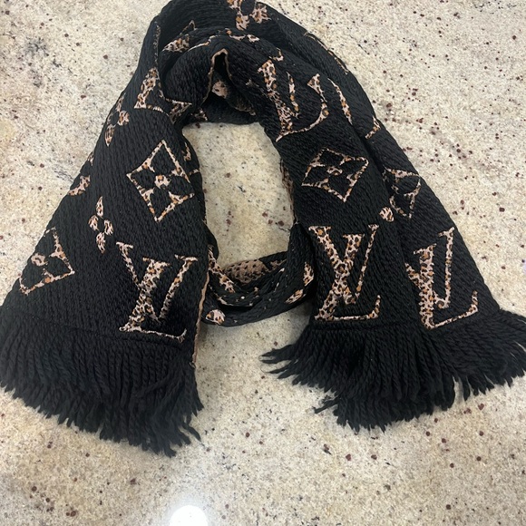 Louis Vuitton Logomania Jungle Scarf - Picture 1 of 6
